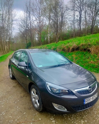 Opel Astra cena 21000 przebieg: 210000, rok produkcji 2010 z Karczew małe 79